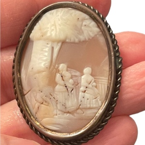 Large Antique Art deco victorian pinchbeck frame carved shell cameo brooch