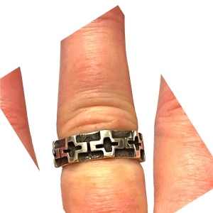 Vintage stunning! Artisan hand made Italy Cross ring religious