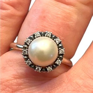 Stunning sterling silver 925 Pearl CZ Pandora Everlasting Grace ring