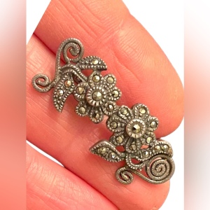 Vintage sterling silver 925 Antiqued marcasite flower brooch