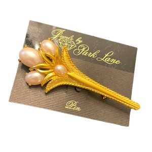 Vintage 1980s faux pearl & gold plate fancy long bar brooch flower New