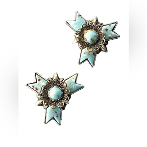 Vintage silver finish blue resin star flower screw back earrings