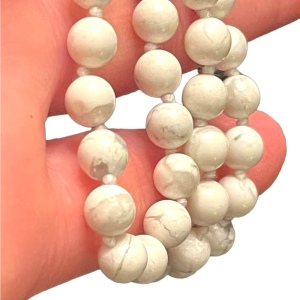 Vintage hand strung White turquoise stone bead necklace