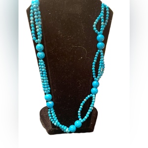 Fancy Hand strung knotted Dyed turquoise blue HOWLITE bead necklace