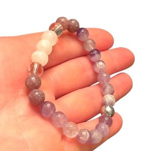 Lovely faceted quartz & amethyethyst stretchy bead bracelet