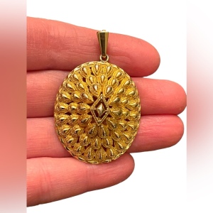 Lovely chunky Gold finish WEST fancy design oval pendant