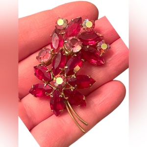 Vintage Juliana style? Red & pink Crystal flower brooch