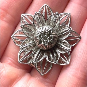 Vintage silver ornate filagree flower brooch china export