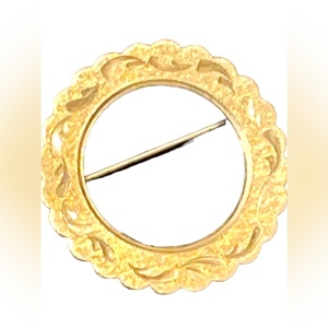 Vintage 1960s Lamoce Gold GF Etched Wreath brooch