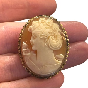 Vintage 12k GF Carved shell Cameo pendant brooch Left facing 1960s