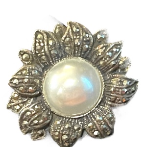 Vintage large Fresh water pearl FLOWER Marcasite sterling silver 925 ring