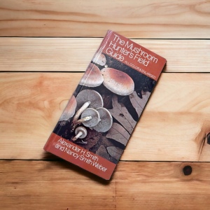 The Mushroom Hunters Field Guide Alexander Smith Hard Cover BooK