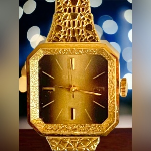 Vintage Cardinal Gold tone nugget square fancy face watch womens