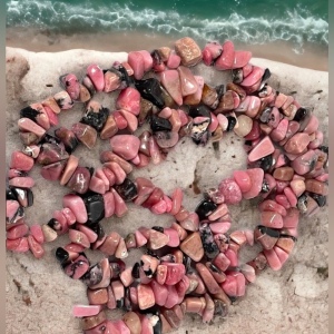 Large vintage Heavy rhodonite chip necklace 34”