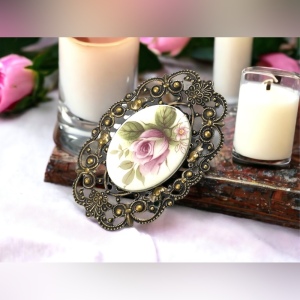 Vintage ceramic cameo flower brooch ornate Victorian LOOK large