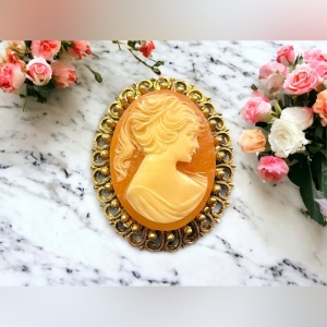 Vintage Large Cameo gold finish brooch resin