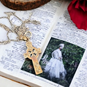 sterling silver chain with sterling silver celtic cross pendant necklace