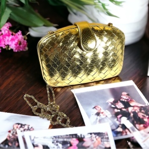 Vintage gold metalic simulated leather clutch shoulder bag weave