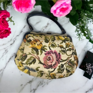 Vintage flower carpet bag hobo 1960s tapestry purse