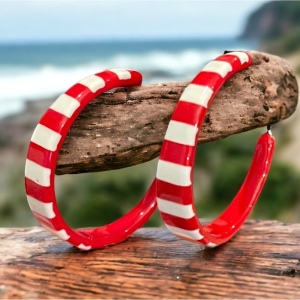 Vintage plastic red & white nautical color hoop earrings striped