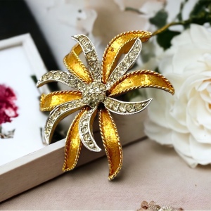 Vintage Brushed silver and gold rhinestone flower startburat brooch