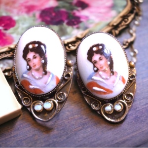 VTG 1960s Limoges Cameo clip on earrings