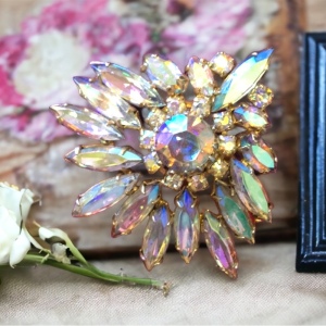 VTG 1950s Crystal AB brooch beauty