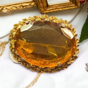 Vintage gold finish large amber crystal glass chunky brooch