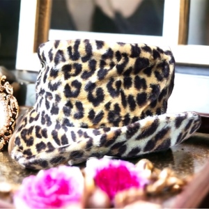 Vintage 1960s Faux leopard fur cloche hat d