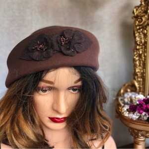 Vintage 1980s Liz Claiborne Brown felt hat beret