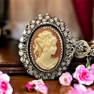 Antique Sterling silver Shell Ornate filagree Cameo Ring