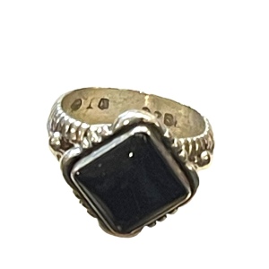 Lovely Sterling silver DT 925 Black onyx Southwestern style substancial ring