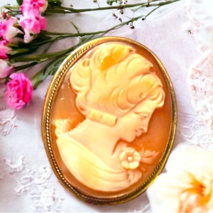 Lovely vintage sterling gold filled cerved shell CAMEO brooch pendant lady RF