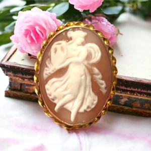 Vintage 1950s Sterling silver 925 gold plt Italy walking angel carved Cameo