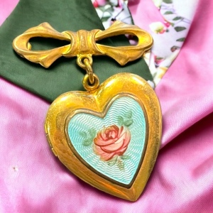 Vintage GF Gold filled Guilloche Enameld flower heart locket brooch pendant