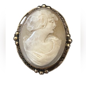 Vintage Ornate 800 sterling silver Hand carved shell cameo brooch…