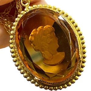 Vintage large Amber glass etched intalgio reverse cameo gold finish necklace