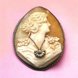 Stunning sterling silver Antique Hand made carved large brooch cameo