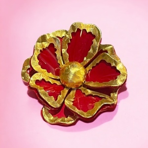 Vintage 1960s Red enamel & gold flower 🌺 Brooch