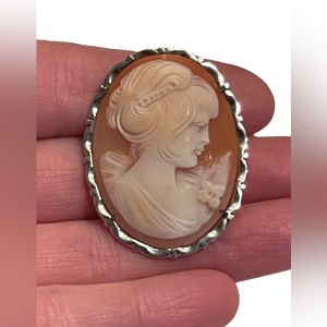 Lovely LARGE vintage sterling silver hand carved Italy Cameo lady brooch