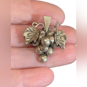 Vintsge sterling silver Taxco Grapes brooch 925 brooch