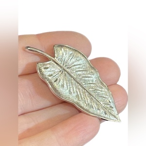 Vintage sterling silver 925 brushed antiqued fancy leaf brooch