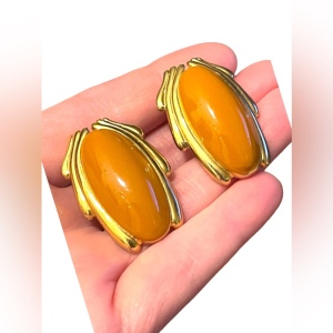 Vintage 1980s gold Finish yellow enameled clip on chunky earrings