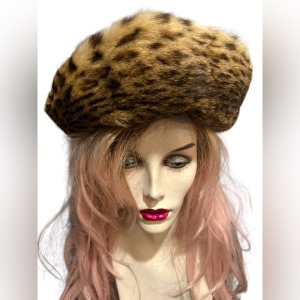 Vintage Felt hat with fur fancy