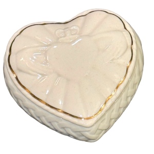 Vintage Belleek Ireland ceramic Heart Clauddah Trinket jar box