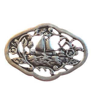 Vintage Sterling silver 925 Nautical Sailboat fancy etched brooch