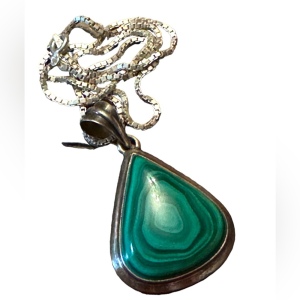 Lovely Sterling silver chunky Malachite 925 teardrop pendant necklace rope chain