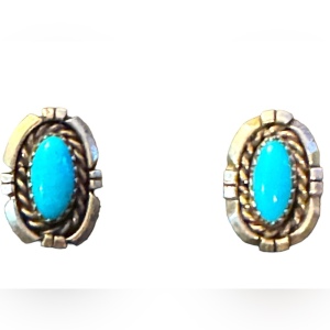 Vintage Sterlling silver Navajo 925 turquoise ornate earrings