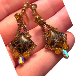 Vintage 1960s fancy glass & crystal screw back amber hues dangle earrings