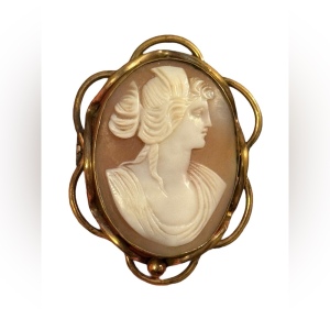 Large Antique Victorian Pinchbeck carved shell Cameo Brooch